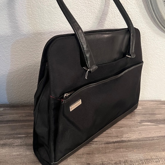 Victorinox Deluxe Business Black Tote Bag with Red Satin Interior - Picture 9 of 12